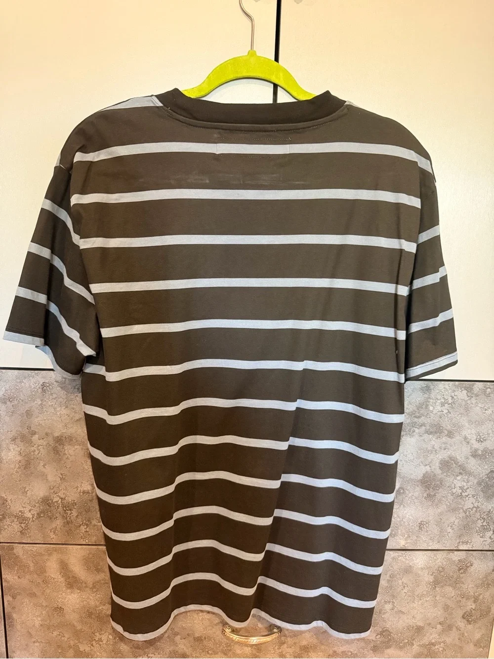 Guess originals t-shirt - Picture 2 of 2
